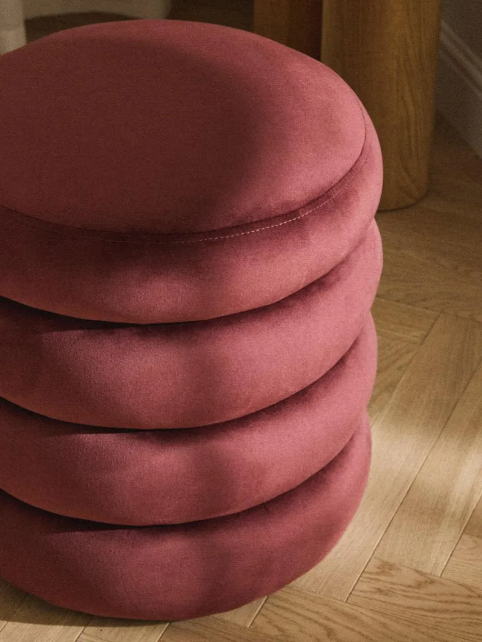Westwing Collection Samt-Hocker Alto mit Stauraum