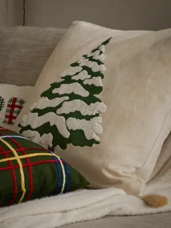 Westwing Collection Samt-Kissenhülle Amara mit gesticktem Tannenbaum