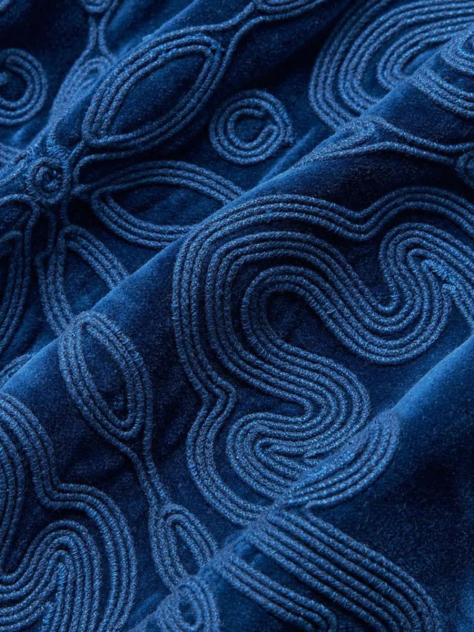 Westwing Collection Samt-Kissenhülle Celeste mit winterlichem Motiv