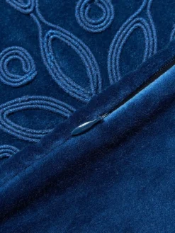 Westwing Collection Samt-Kissenhülle Celeste mit winterlichem Motiv