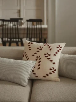Westwing Collection Samt-Kissenhülle Darva mit getuftetem Zuckerstangen-Muster