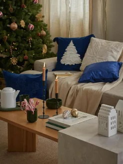 Westwing Collection Samt-Kissenhülle Isadora mit Weihnachtsbaum-Stickerei