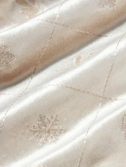 Westwing Collection Samt-Kissenhülle Isadora mit weihnachtlicher Stickerei