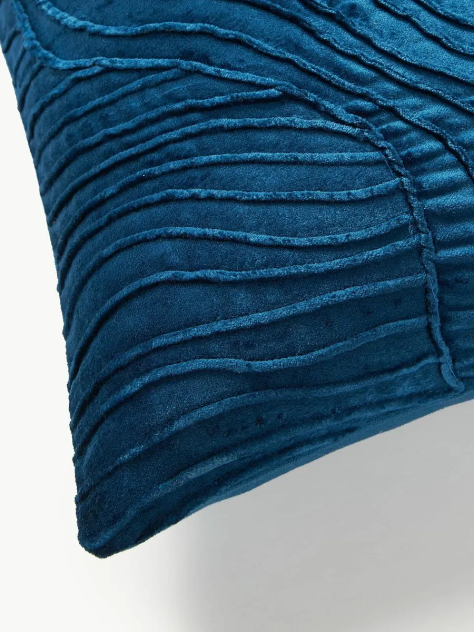 Westwing Collection Samt-Kissenhülle Nisha mit Strukturmuster