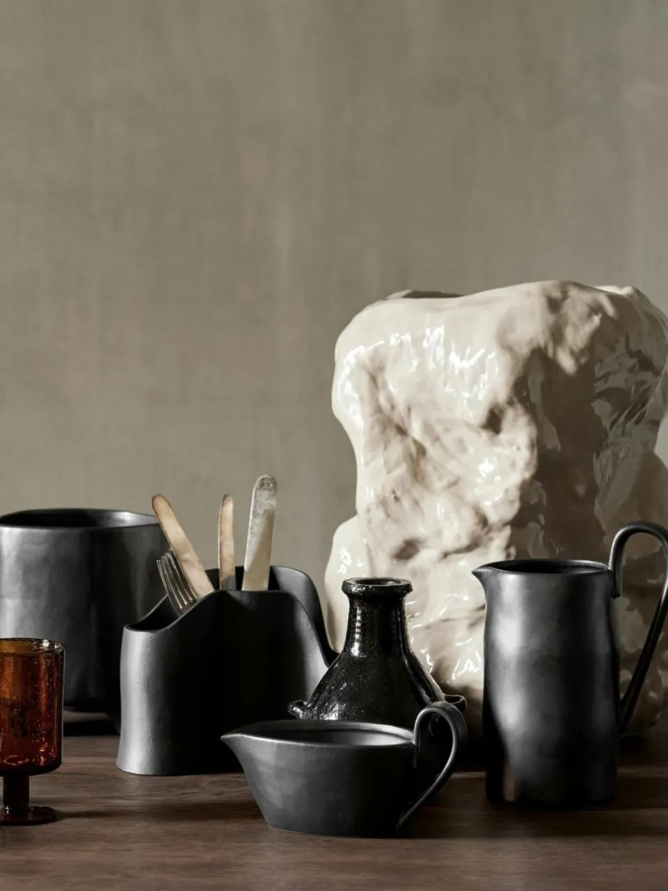 ferm LIVING Sauciere Flow aus Steinzeug