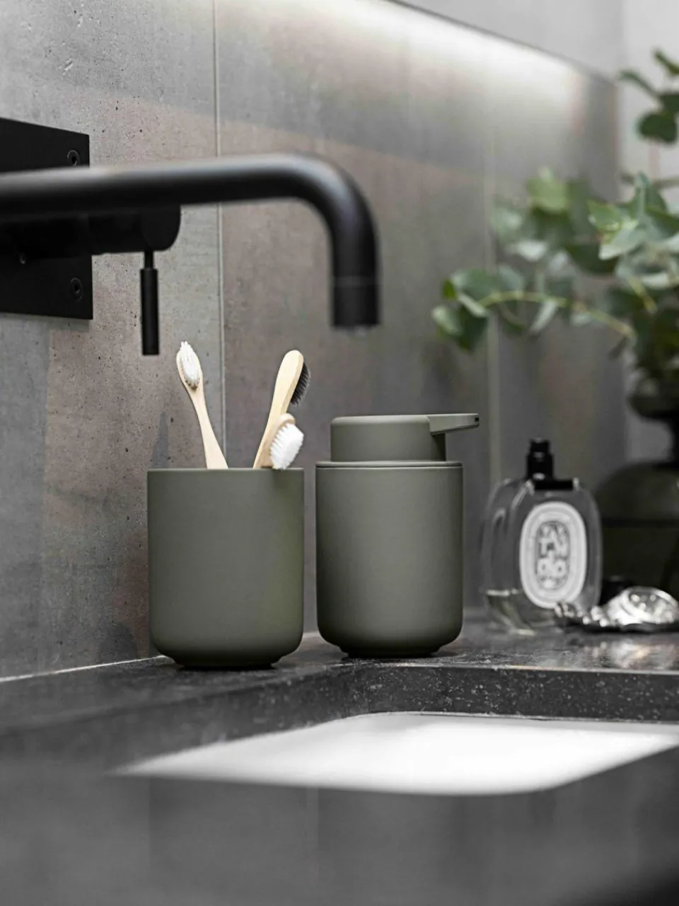 Zone Denmark Seifenspender Ume mit Soft-Touch-Oberfläche