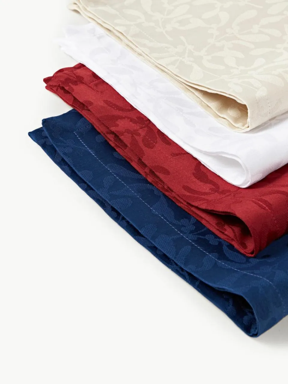 Westwing Collection Stoffservietten Hollyn mit winterlichem Motiv, 4 Stück