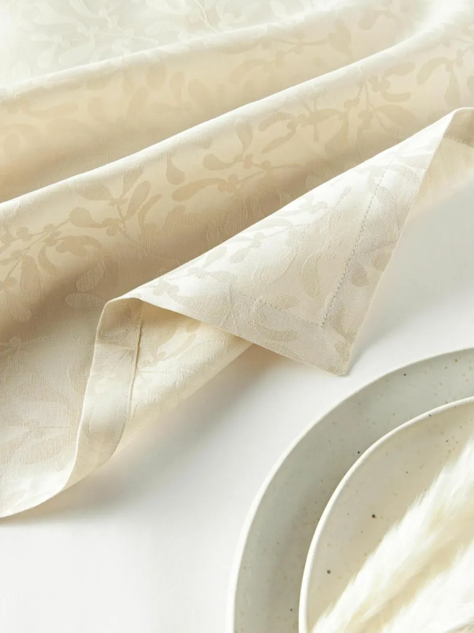 Westwing Collection Stoffservietten Hollyn mit winterlichem Motiv, 4 Stück