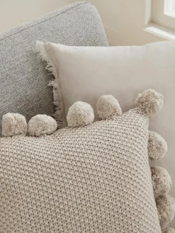 Westwing Collection Strick-Kissenhülle Molly mit Pompoms