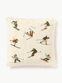 Westwing Collection Teddy-Kissenhülle Aveline mit Skifahrer-Stickerei