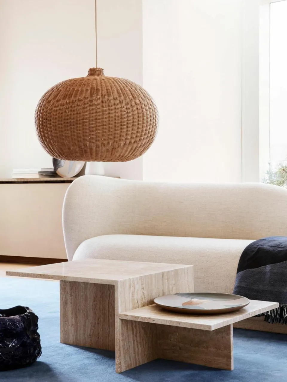 ferm LIVING Travertin-Couchtisch Distinct mit zwei Tischplatten