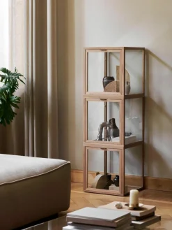 ferm LIVING Vitrine Miru aus Eichenholz