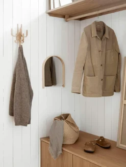 Cooee Design Wandgarderobe Woody aus Eichenholz