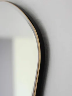 ferm LIVING Wandspiegel Pond in organischer Form